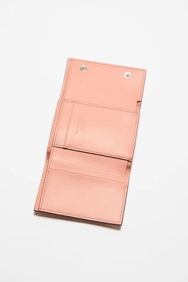 Acne Studios Trifold Leather Wallet Salmon Pink Men Small Leather Goods Acne Studios Trifold Leather Wallet Salmon Pink Men Small Leather Goods