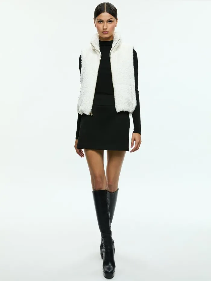 Alice Olivia ROBENA TEDDY PUFFER VEST WITH DETACHABLE HOOD Off White Women Jackets Coats
