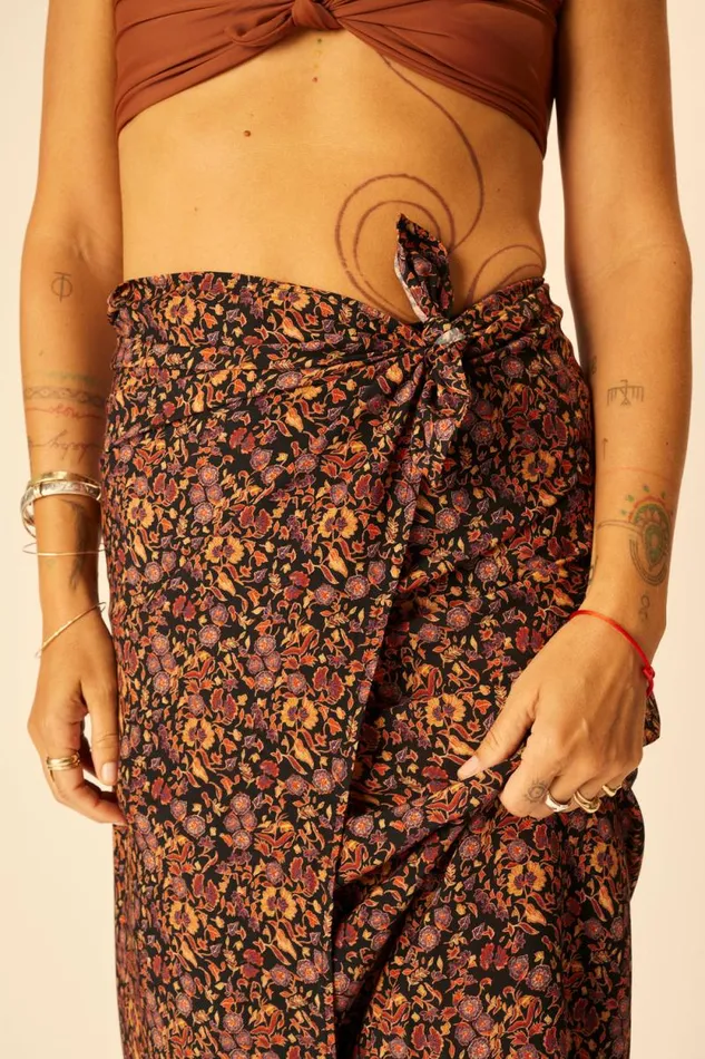 Bottoms Shop Natalie Martin SARONGSCARF Petite Fleur Noire