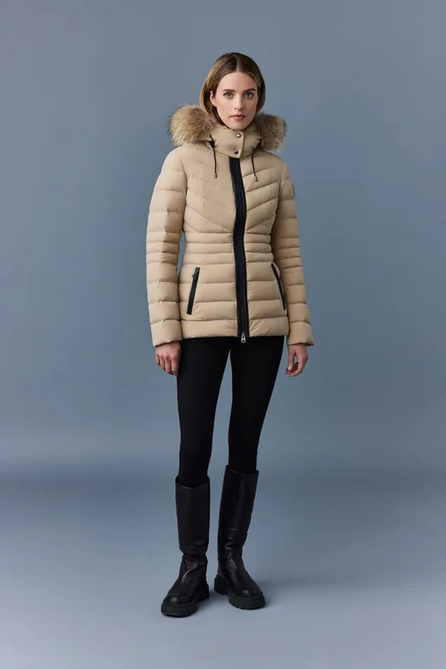Downs and Jackets Women Mackage PATSY Manteau Agile 360 En Duvet Avec Col En Fourrure Naturelle Black Downs and Jackets Women Mackage PATSY Manteau Agile 360 En Duvet Avec Col En Fourrure Naturelle Black