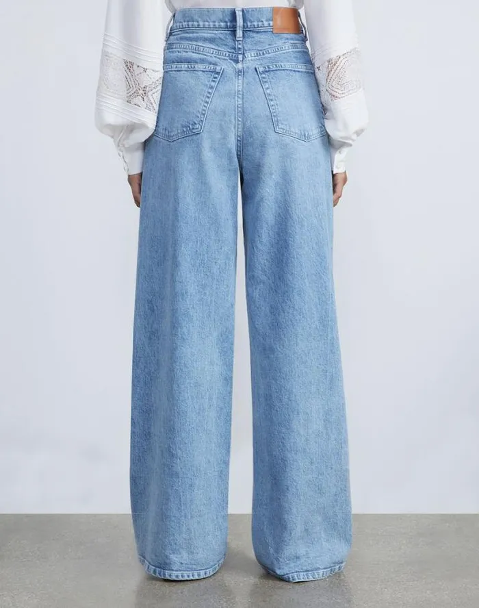 Lafayette 148 New York L148 Denim Crosby Boyfriend Jean Stonewash Blue Ready To Wear Pants and Shorts