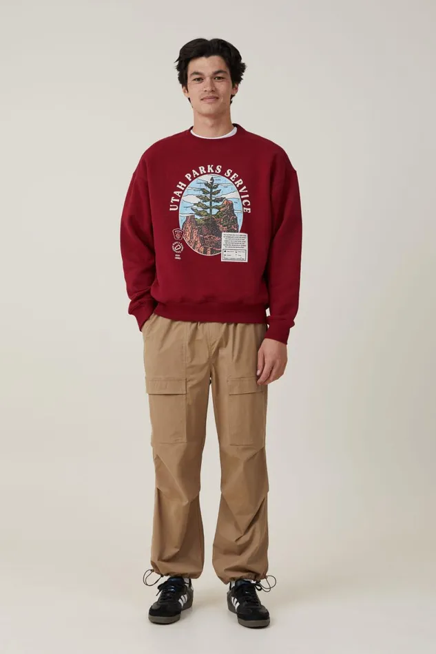 Men Graphic TShirts Cotton On Oversized Graphic Sweater Crimson Landscapes