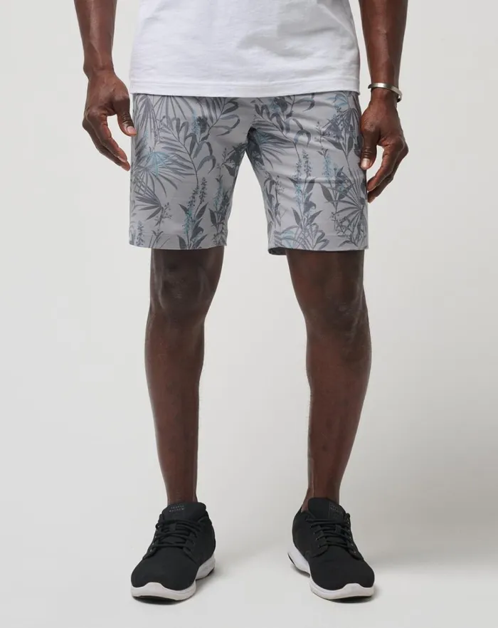 Men Shorts TravisMathew GARDEN ISLE SHORT 9IN Heather Light Grey