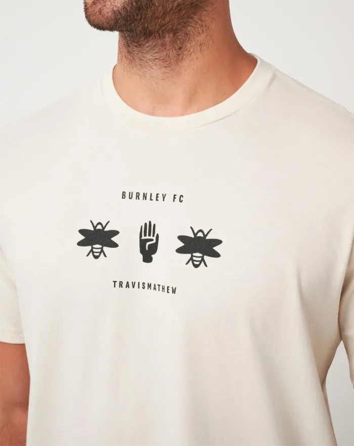 Men Tees TravisMathew BURNLEY WINNING POINT TEE Moonbeam
