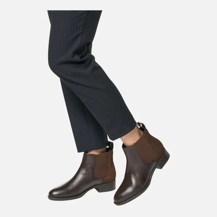 Woman Geox Ankle Boots FELICITY WOMAN Dark Brown Chelsea Boots Dark Brown