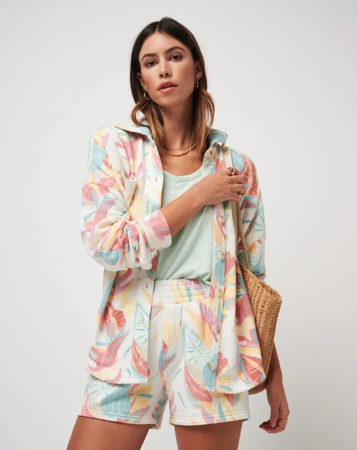 Women Jackets TravisMathew VACAY AND ROSE CLOUD FLEECE SHACKET Ivory Multi